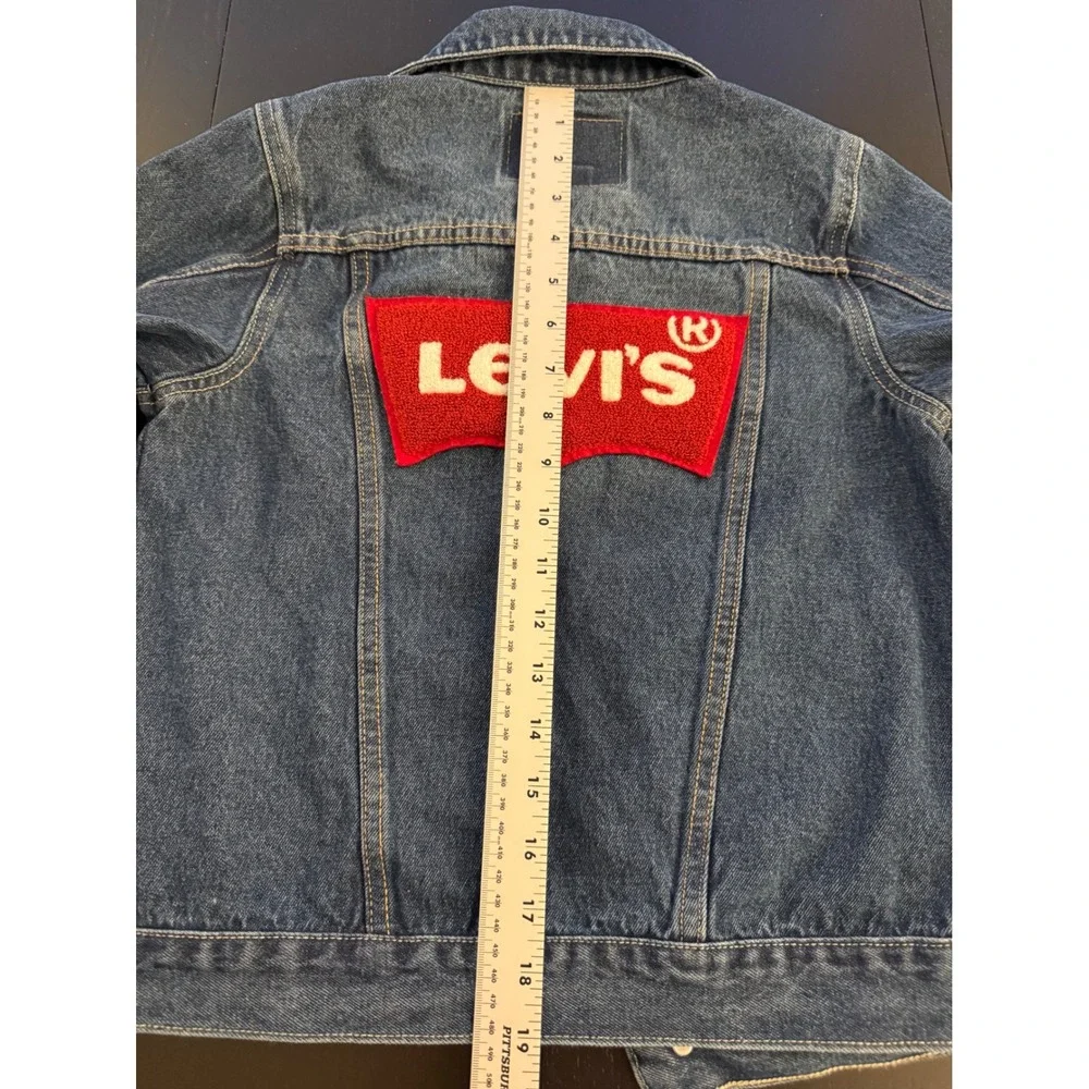 Levi's‎ Boys Denim Trucker Jacket Size S (8-10) Red Batwing Logo Patch - Picture 9 of 9